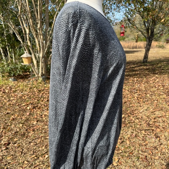 MICHAEL Michael Kors Long Sleeve Light Weight Key Hole Pullover Top Size Large - Picture 4 of 7